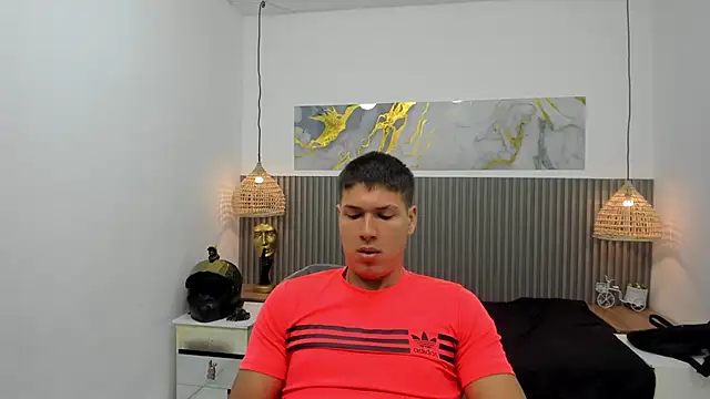 AlessandroFranco online show from May 11, 2026, 1:17 pm