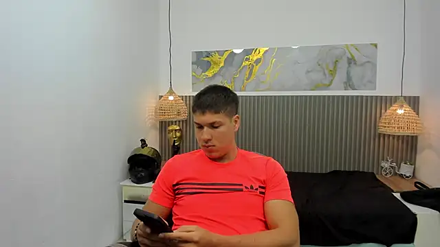AlessandroFranco online show from May 11, 2026, 4:04 pm
