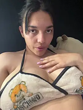 Alaia Blosson online show from June 3, 2026, 2:14 am