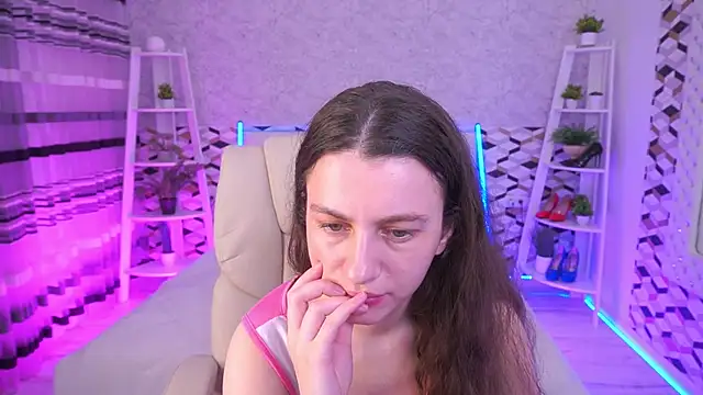 Snapshot of LittleJulii chatting on May 26, 2026, 7:43 pm LittleJulii online show from May 26, 2026, 7:43 pm