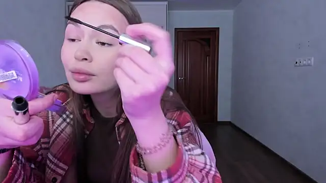 kittiangel00 online show from April 22, 2026, 4:26 am