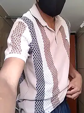 Snapshot of Roy3_2 chatting on April 4, 2026, 6:44 am Roy3 2 online show from April 4, 2026, 6:44 am