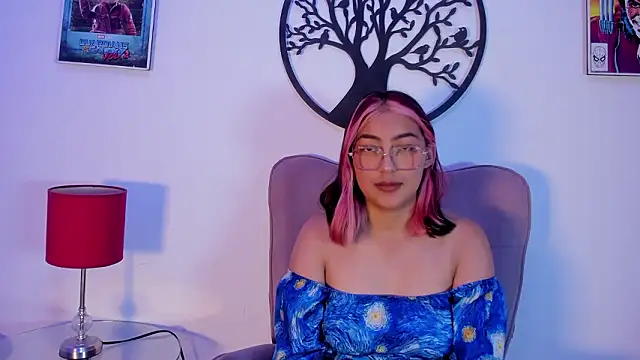 PinkyyPieee  online show from March 10, 2026, 12:54 pm