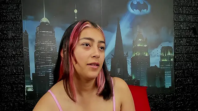 PinkyyPieee  online show from April 14, 2026, 1:06 pm