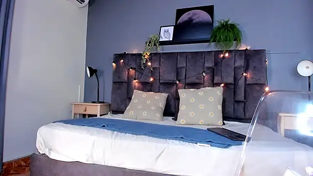 Meganlove   online show from April 7, 2026, 2:45 am