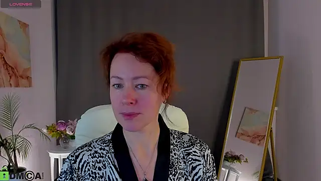 LeticiaRomano online show from April 28, 2026, 4:06 am