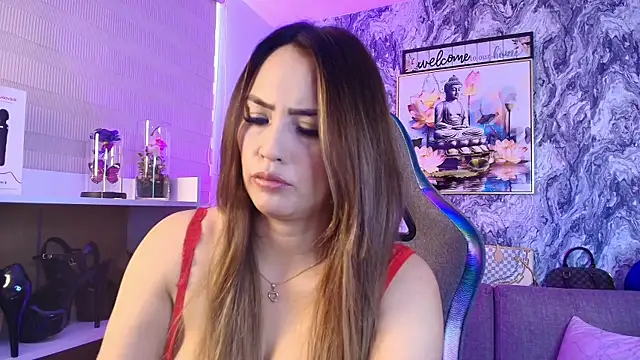 Katalina Alvarezz online show from April 20, 2026, 3:59 pm