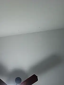 JVPuto21 online show from March 11, 2026, 3:23 am