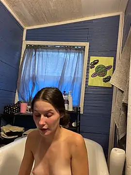 urfavgamergurl online show from June 25, 2026, 10:03 pm