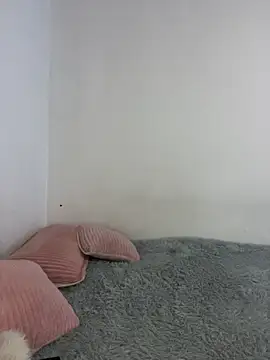 sylphiee  online show from March 13, 2026, 3:13 am