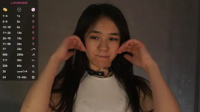 CherrylLlams online show from March 17, 2026, 6:44 pm