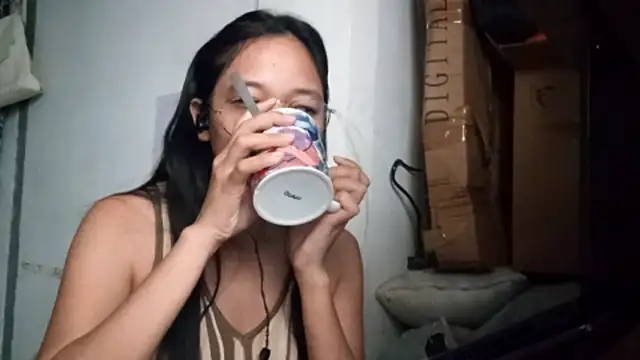 Snapshot of JenetteCarnley chatting on March 16, 2026, 12:27 am JenetteCarnley online show from March 16, 2026, 12:27 am