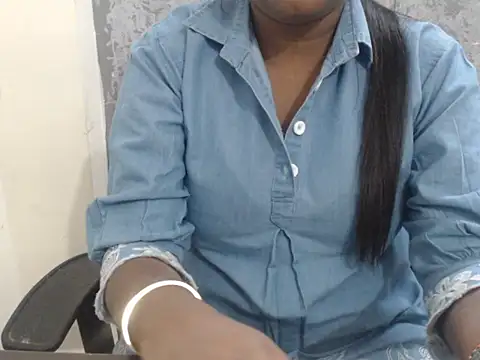 Snapshot of Naughty_Sana chatting on April 13, 2026, 7:03 am Naughty Sana online show from April 13, 2026, 7:03 am