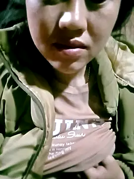 Snapshot of hasaki001 chatting on March 11, 2026, 5:52 pm hasaki001 online show from March 11, 2026, 5:52 pm