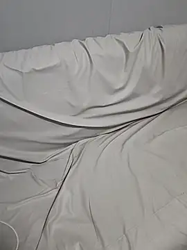 zxc81830 online show from April 10, 2026, 1:27 pm