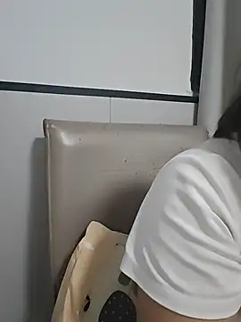 zxc81830 online show from April 14, 2026, 1:28 pm