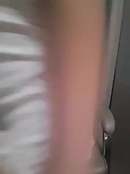 zxc81830 online show from April 25, 2026, 1:03 pm