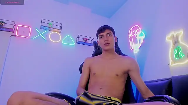 Jack Blaze  online show from April 14, 2026, 12:27 am