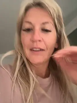 AtomBlondy online show from June 10, 2026, 5:18 am