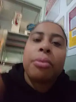 gatinha20257 online show from June 3, 2026, 5:40 pm
