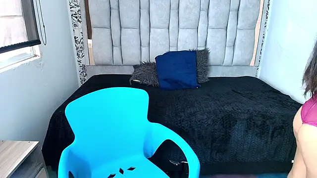 Keyla Brunette  online show from April 18, 2026, 6:45 pm