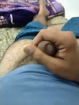 Snapshot of desilund0230 chatting on March 11, 2026, 5:52 pm desilund0230 online show from March 11, 2026, 5:52 pm