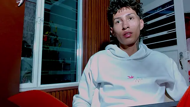 Daniel DLuxxx online show from March 17, 2026, 4:28 am