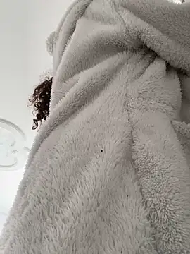 LINDA EF online show from April 12, 2026, 12:10 pm