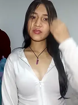KarolaMendez online show from May 14, 2026, 11:44 pm