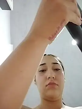 isabellaHill2 online show from March 19, 2026, 4:05 am