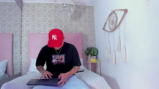 Thiago 2003  online show from April 5, 2026, 1:30 pm