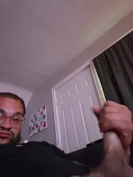 bigpappiii09 online show from July 16, 2026, 1:11 am