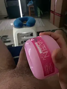 hardboii00 online show from April 11, 2026, 9:30 pm