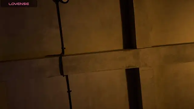 Snapshot of Battyredhair chatting on April 4, 2026, 12:02 pm Battyredhair online show from April 4, 2026, 12:02 pm