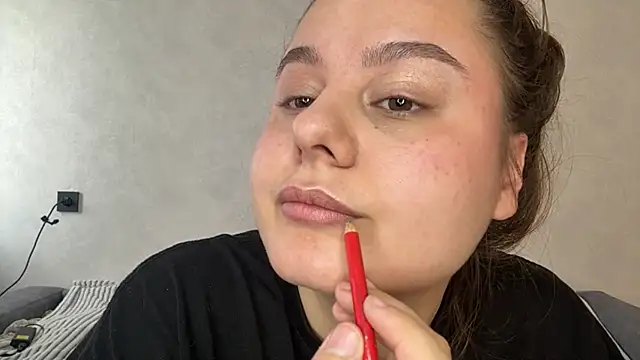 Ellaizatelly online show from April 30, 2026, 8:31 am