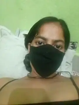 Snapshot of nidhiyadav00 chatting on April 15, 2026, 6:37 pm nidhiyadav00 online show from April 15, 2026, 6:37 pm