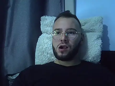 piazaocwb23 online show from May 9, 2026, 1:33 am