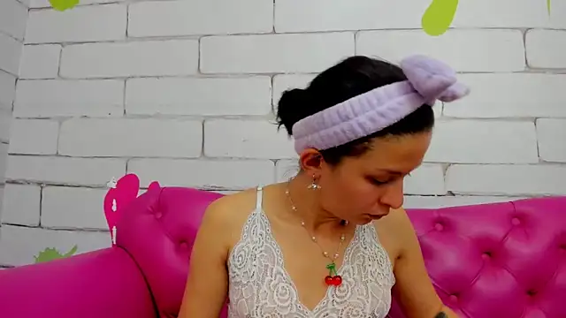 Danna Greyy online show from April 17, 2026, 12:08 pm