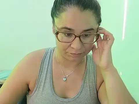 estrellajunior online show from July 16, 2026, 11:27 am