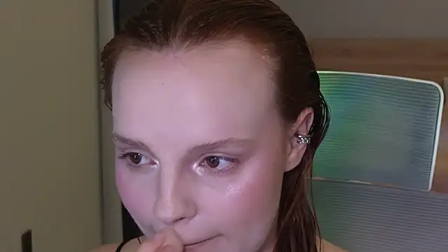 mollybossy online show from April 12, 2026, 12:04 am