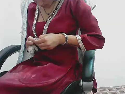 Snapshot of ragini_bby chatting on May 30, 2026, 3:03 am ragini bby online show from May 30, 2026, 3:03 am
