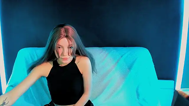 Katarina Sanchez online show from March 31, 2026, 3:45 pm