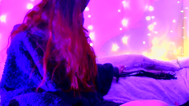 MilkyKittyMilf online show from March 13, 2026, 6:58 pm