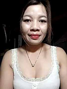 Snapshot of Yiyi102300 chatting on March 28, 2026, 1:00 pm Yiyi102300 online show from March 28, 2026, 1:00 pm