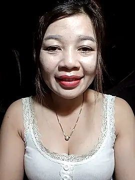 Snapshot of Yiyi102300 chatting on April 2, 2026, 12:58 pm Yiyi102300 online show from April 2, 2026, 12:58 pm