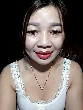 Snapshot of Yiyi102300 chatting on April 19, 2026, 1:21 pm Yiyi102300 online show from April 19, 2026, 1:21 pm