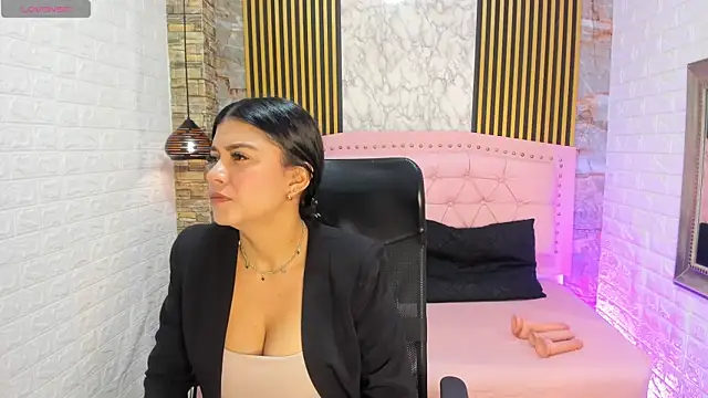 AishaCambell  online show from March 30, 2026, 9:43 am