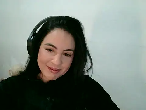 AnabeleNogueira online show from May 26, 2026, 1:40 pm