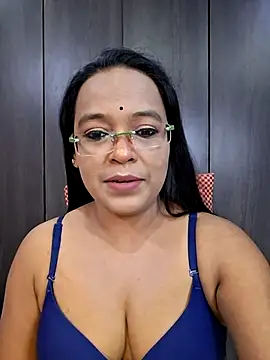 Snapshot of hornyrosy321 chatting on May 28, 2026, 5:54 pm hornyrosy321 online show from May 28, 2026, 5:54 pm