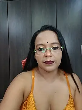 Snapshot of hornyrosy321 chatting on May 29, 2026, 5:22 pm hornyrosy321 online show from May 29, 2026, 5:22 pm